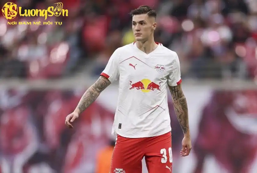 Arsenal đạt thỏa thuận chiêu mộ Benjamin Sesko 3 Benjamin Sesko đang thi đấu cho Leipzig