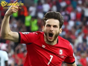 Trận Đấu Georgia vs Cape Verde Ưu Thế Quan Trọng Tại Sân Nhà 10 Sau một mùa giải thành công khi giành tới 4 danh hiệu tập thể, Kvaratskhelia đã được HLV Willy Sagnol tạo điều kiện nghỉ ngơi ở đợt tập trung ĐTQG Georgia lần này (Ảnh: Sky Sports)